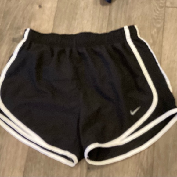 Host Pick ⭐️ Nike & Adidas Bundle of Three - Picture 5 of 9